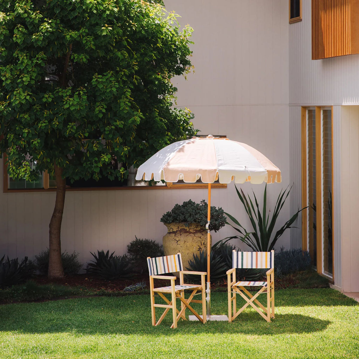 Luxury Umbrella + 14kg Black Base Set sage/white / 14kg Black Base