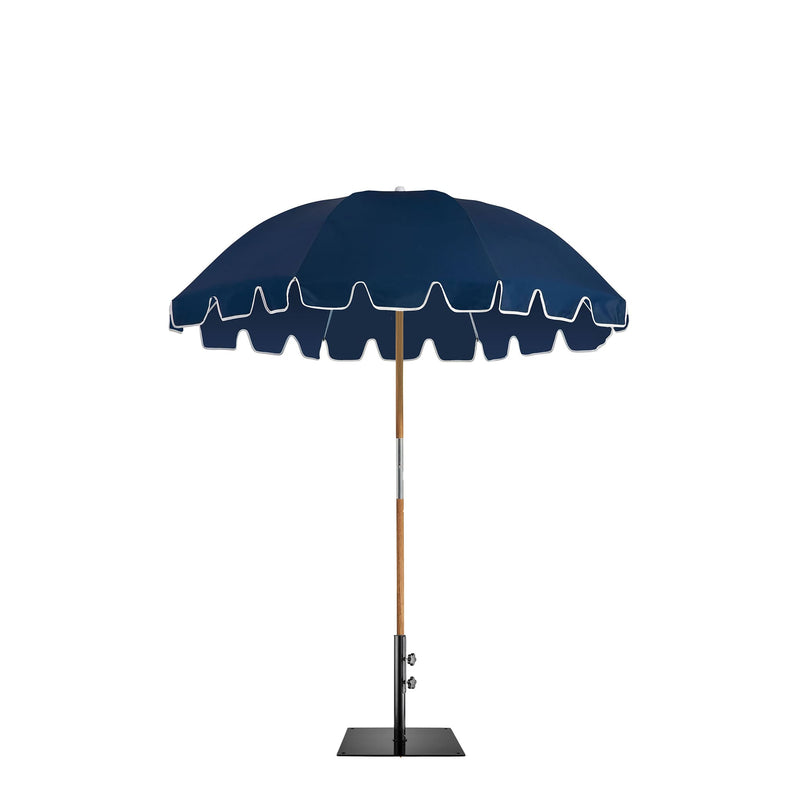 The Weekend Umbrella<br> with 31 lbs Black Base<br> 5.6&