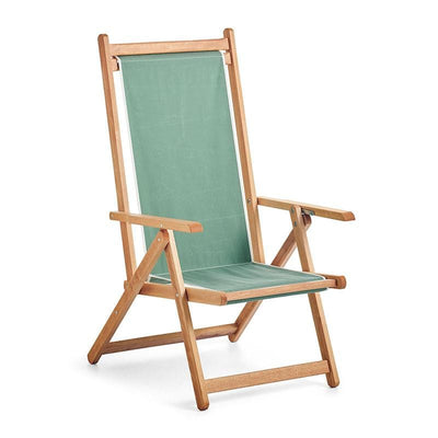 Looking for a chair that is both beautiful and durable? Look no further than the Basil Bangs Monte Deck Chair Sage. Crafted in Italy with a solid timber frame and a premium outdoor fabric sling, it's the perfect place to relax and unwind.