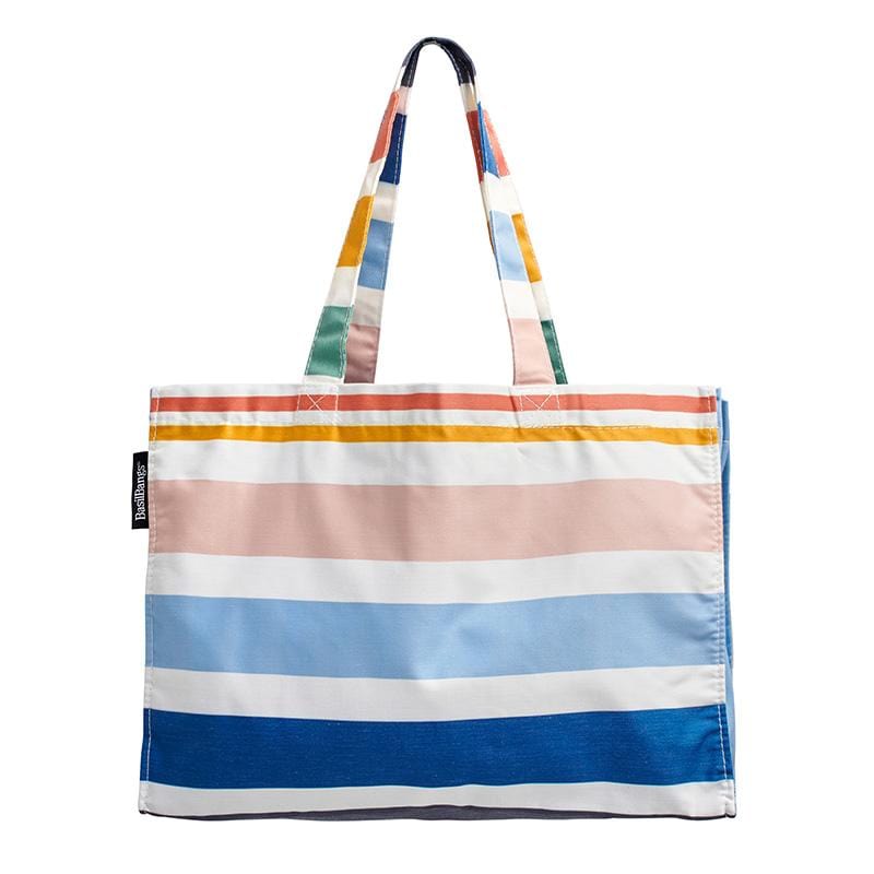 The Basil Bangs Weekend Tote Daydream is perfect for your next beach trip or quick run to the store.